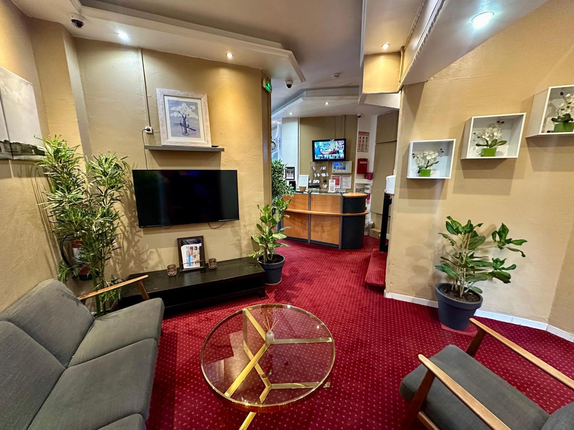 Hotel Victor Hugo Кламар Экстерьер фото